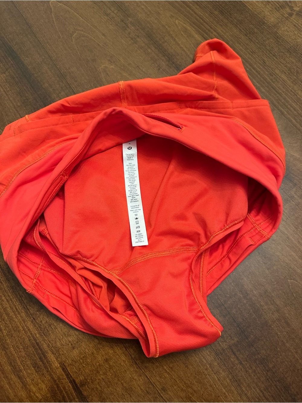 Women’s Lululemon Speed up high waisted shorts (2.5 in. inseam) - Picture 3 of 5